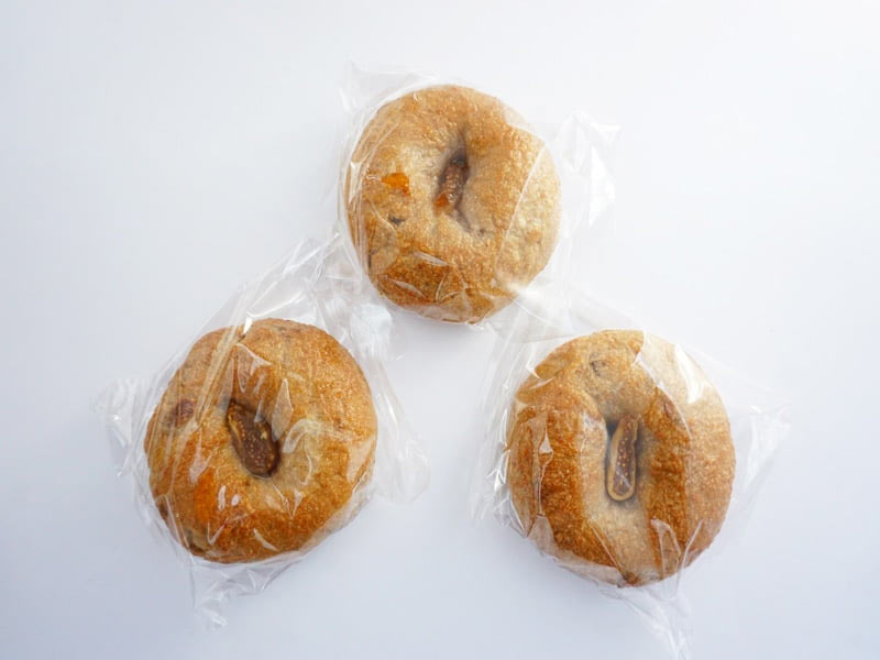 ベーグル屋ハル　くるみ&いちじくベーグル　外装