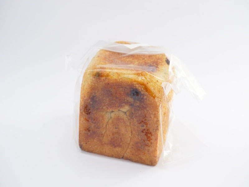 ベーグル屋ハル　有機レーズン角食パン　外装