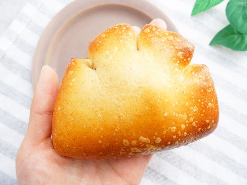 ベーグル屋ハル　豆乳クリームパン　開封した写真　アップ