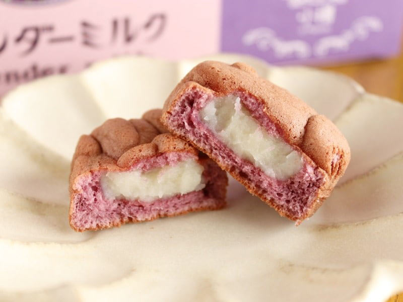 カステラまんじゅう ラベンダーミルク 割ったところ