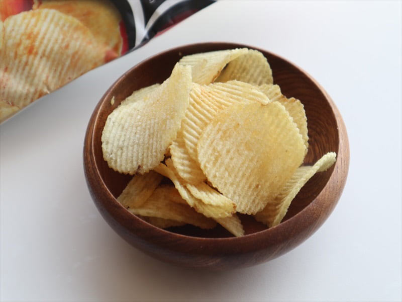 佐賀のたまねぎポテトチップ中身の写真