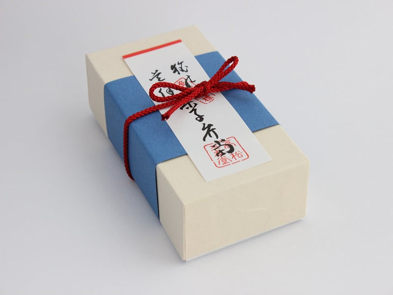 三友堂　菓子弁当　外装