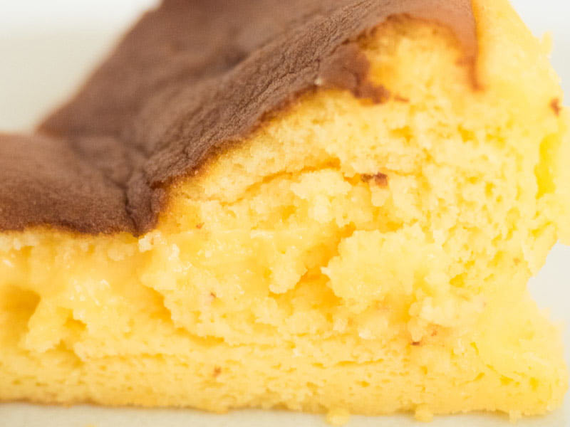 虎屋 半熟ちーずかすてら 中身拡大