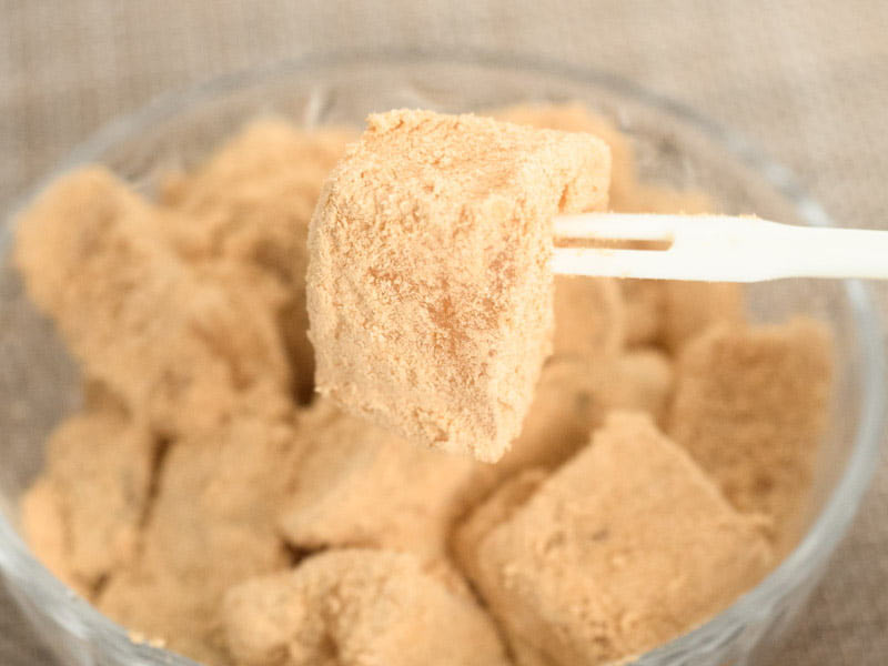 虎屋 わらび餅 中身拡大