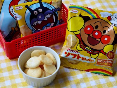 アンパンマンこどもミュージアム&モール アンパンマン おせんべ付き 折りたたみランチケース