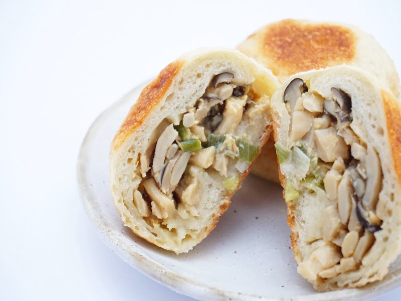 いろは堂 おやき ぶなしめじ 中身の写真 アップ