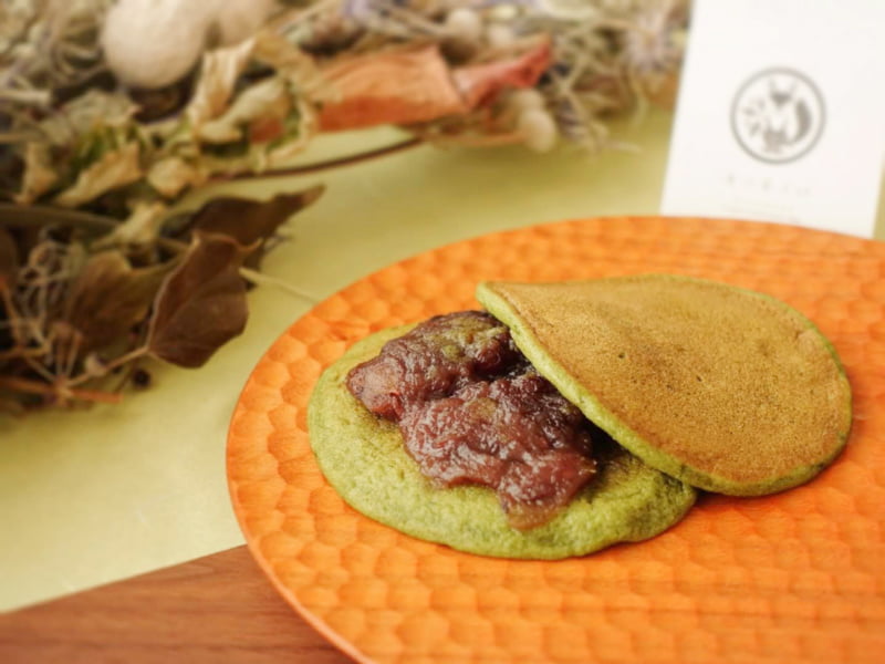 キツネイロ よもぎもちどら焼き 中身