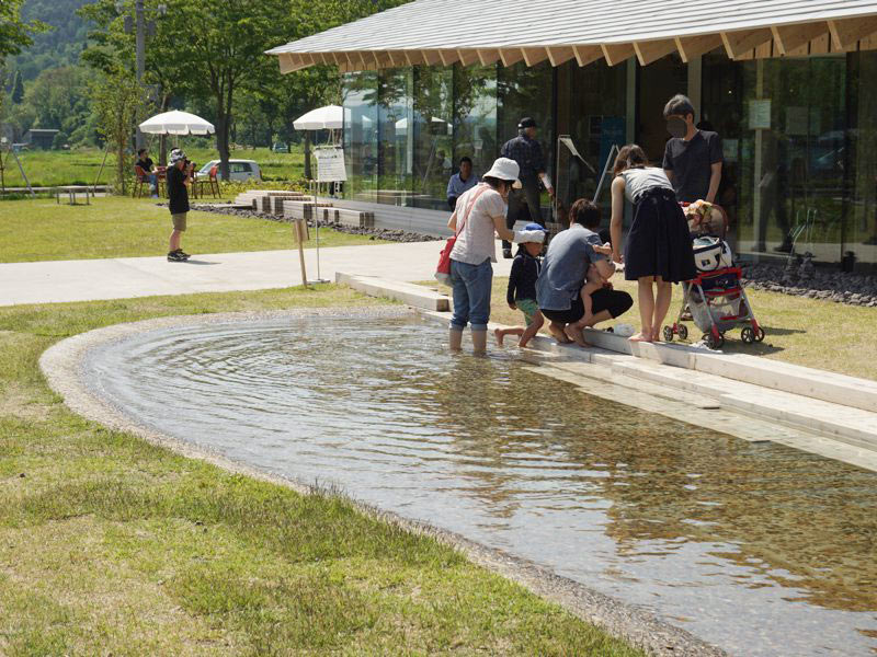 道の駅おおゆ温泉じゃぶじゃぶ池