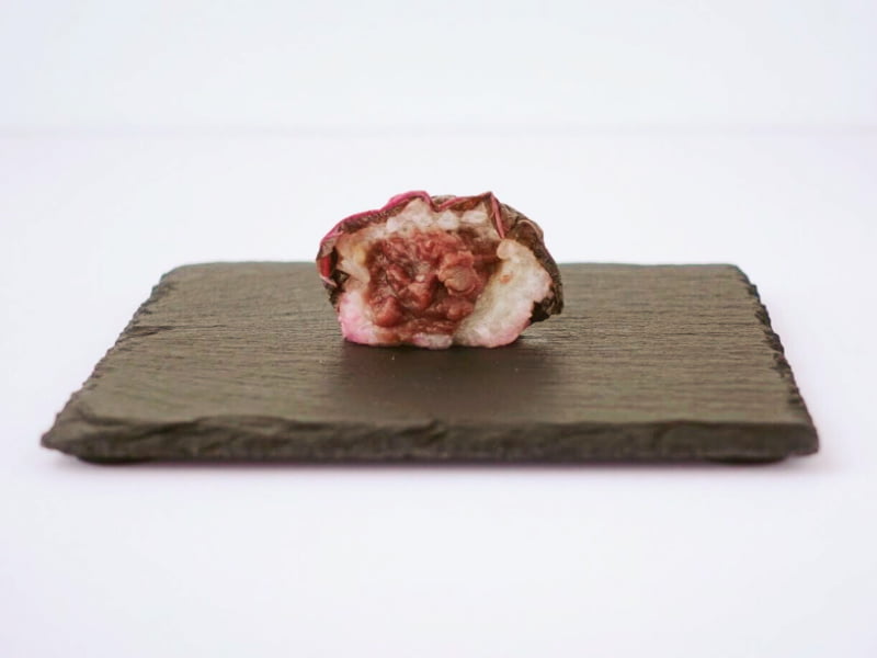 森のおはぎ 赤しそ雑穀もち 中身断面