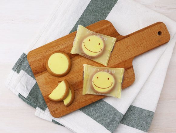 名古屋プリン倶楽部プリンタルトクッキーを開封した写真