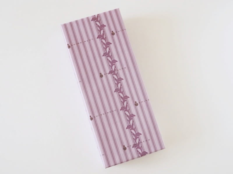 新杵堂 苺ムース大福外装