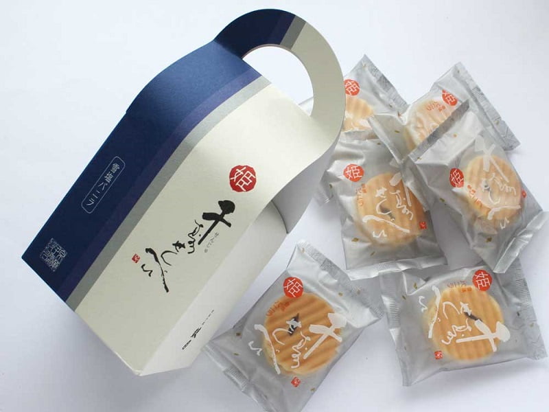 姫千寿せんべい(雪塩バニラ) 開封した写真