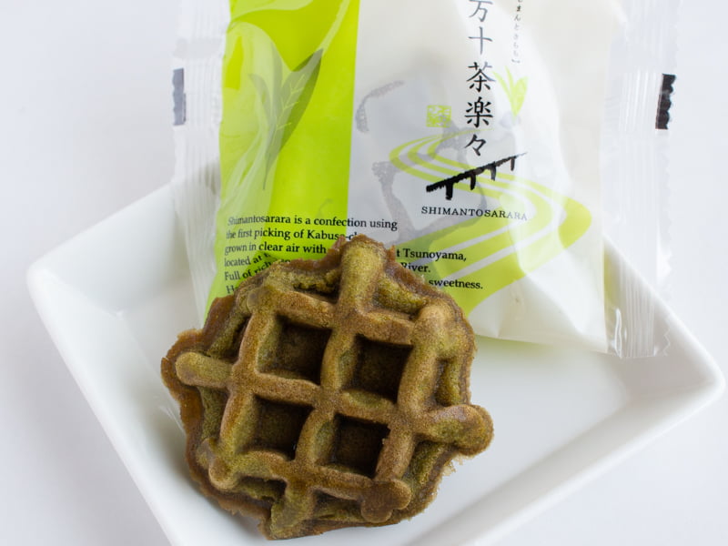 四万十茶楽々一番茶ワッフル　中身の写真