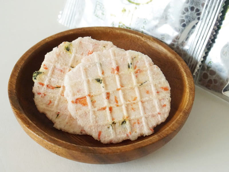 割烹白山 川蟹せんべい中身