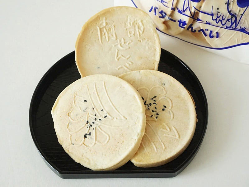 たちばな バターせんべい中身