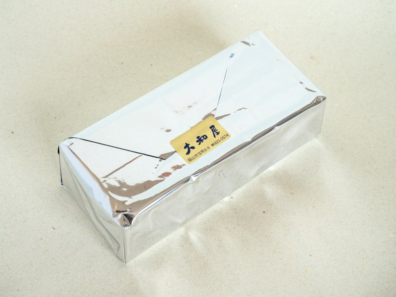 大和屋 ブランディー・ケーキ 開封1