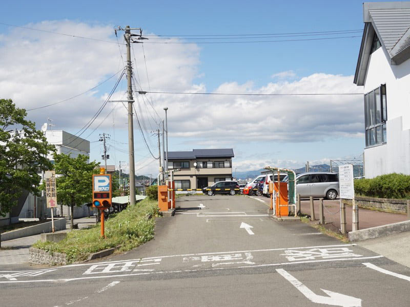 かみのやま温泉駅駐車場