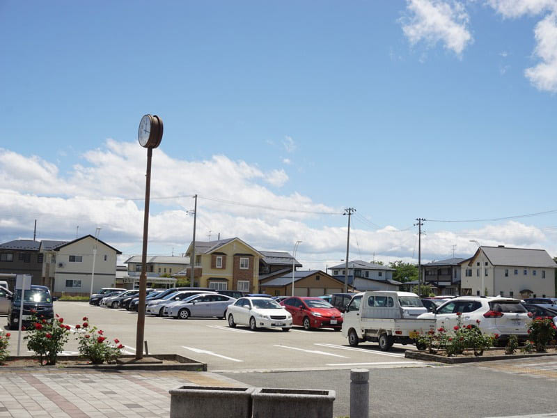 村山駅駐車場
