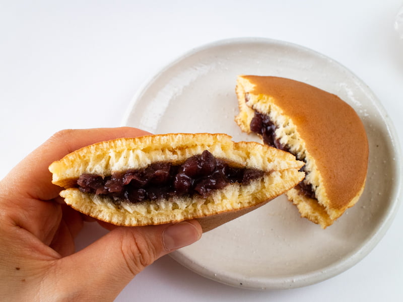 すずめやどら焼きの断面