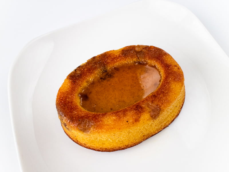 ハラダ・ティグレスハロウィンを食べるところ