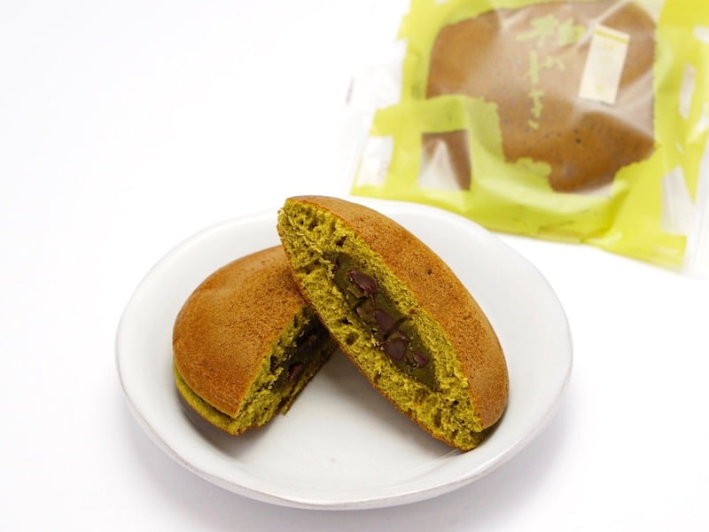 柏屋　柏やき　抹茶小倉の中身