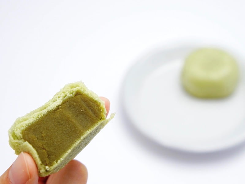 柏屋 薄皮饅頭宇治抹茶 中身の様子