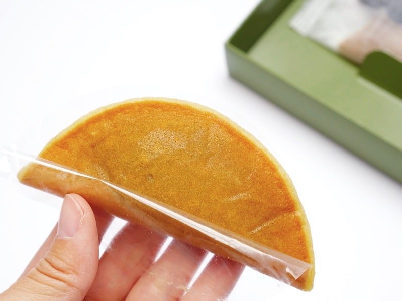 笹屋伊織　あずき餅　透明フィルムをはがしたところ