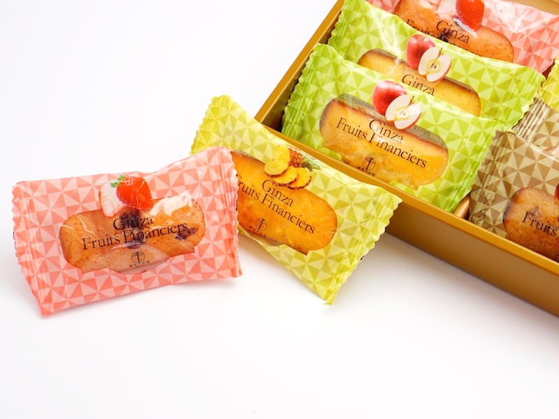 銀座千疋屋　銀座フルーツフィナンシェ　箱から出したところ