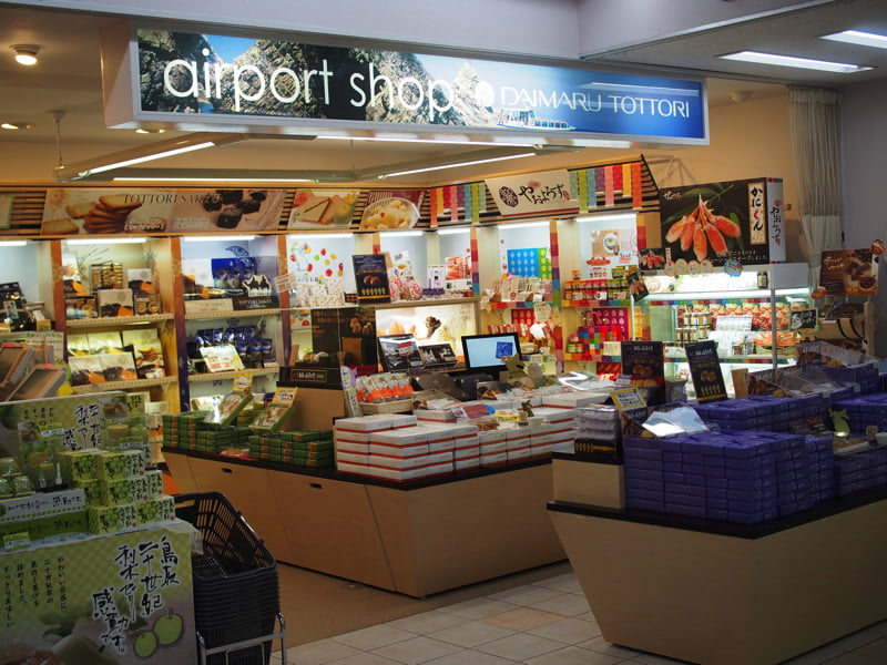 鳥取空港 airport shop