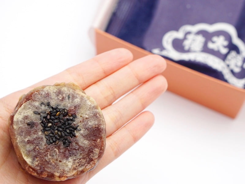 名代金鍔　手に乗せたところ