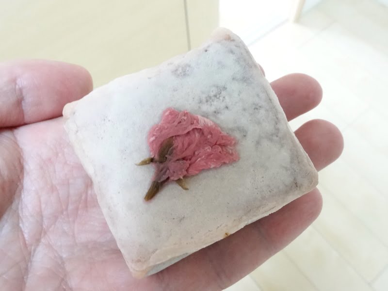 本高砂屋の桜きんつば