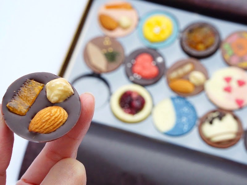 ベルアメール　ミニマンディアン　手に持ったところ