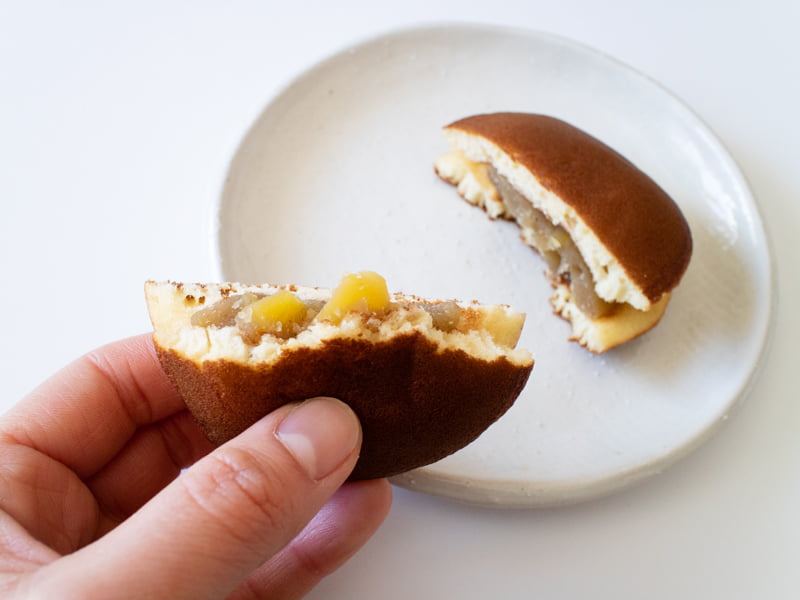 小布施堂 栗かのこどら焼き 断面