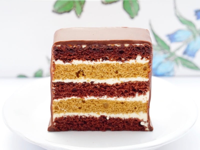 六花亭　チョコスクエア　断面の様子