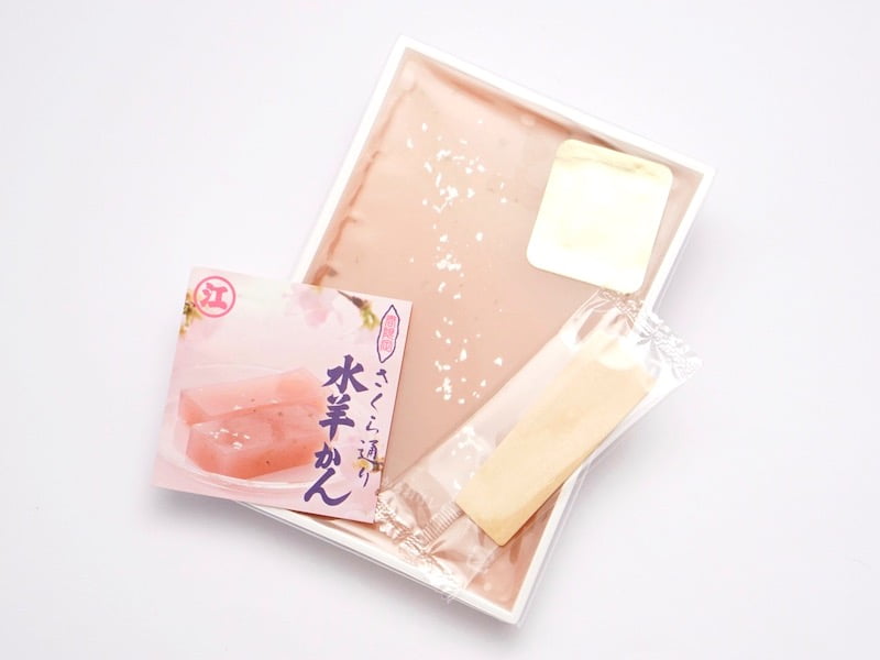 えがわ　さくら通り水羊かん　箱を開けたところ