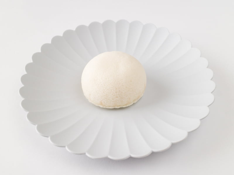 萩の調 煌ホワイトをお皿に出したところ