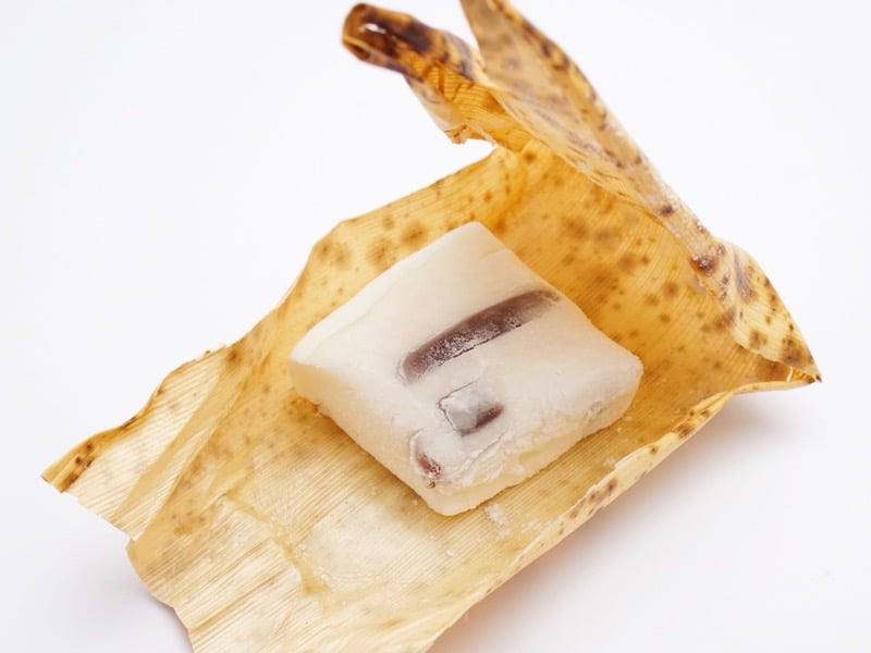 ちもと　湯もち　包みを開いたところ