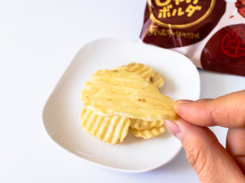 じゃがボルダ鰹と昆布を手に取ったところ