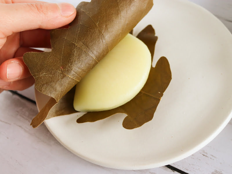 六花亭かしわ餅　みそ餡めくる