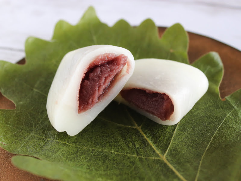 六花亭かしわ餅　こし餡　断面