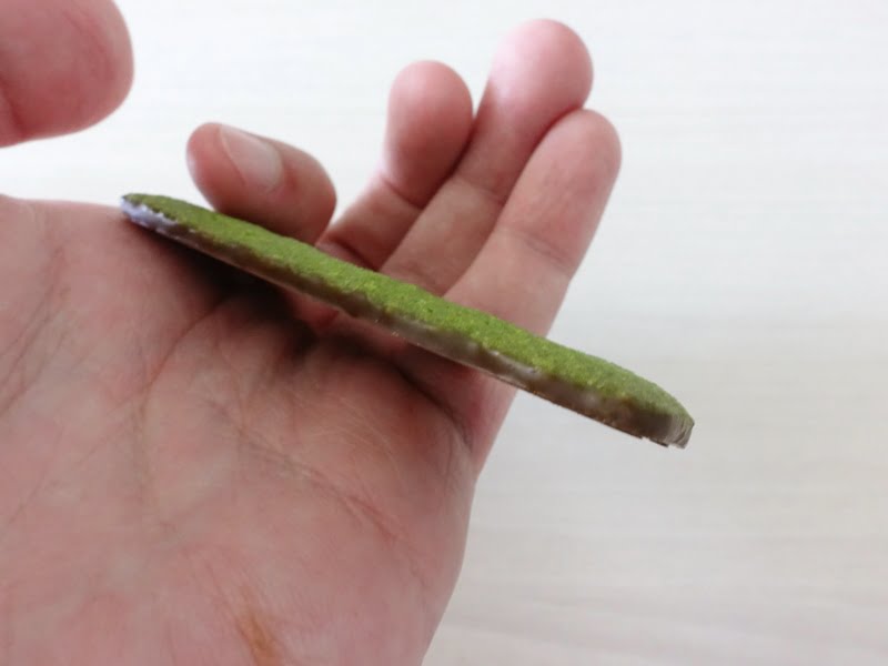 ロイズ バトンクッキー 抹茶味 チョコレートコーティング部分