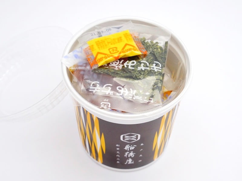 船橋屋 ところてん ふたを開けたところ