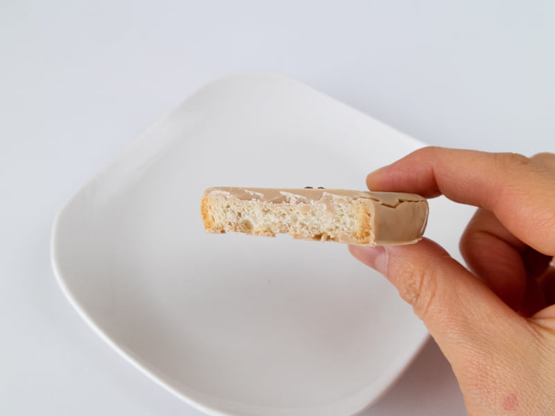 グーテ・デ・ロワ黒糖チョコレートの断面