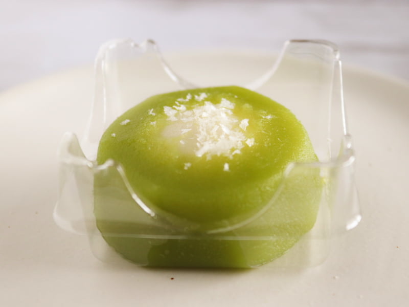 六花亭 早苗餅　中身アップ