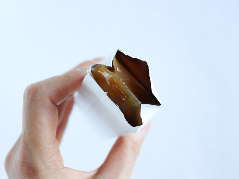 小城 羊羹(柚子)　内側の包装カットしたところ