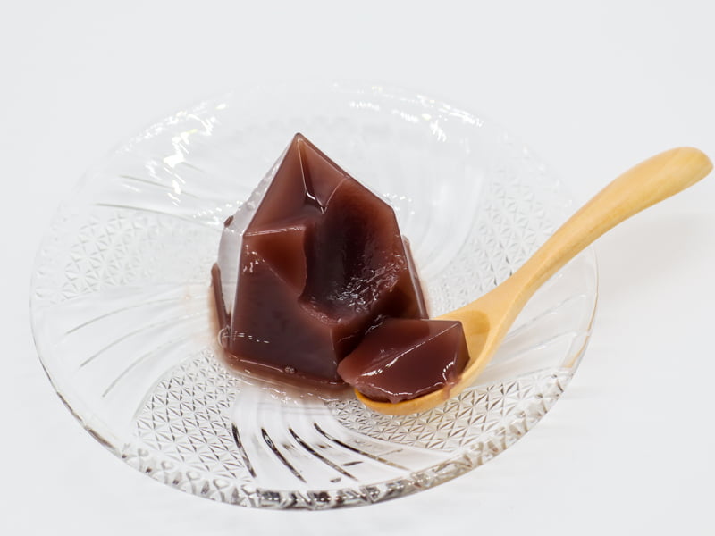 叶 匠壽庵 水羊羹を掬った写真