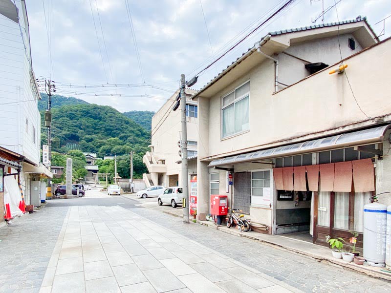 鞆の浦 鳴門堂と沼名前神社参道