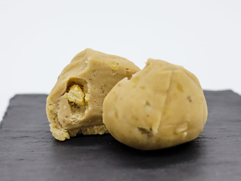 叶 匠壽庵 くりきんとんの中に入っている大きな栗