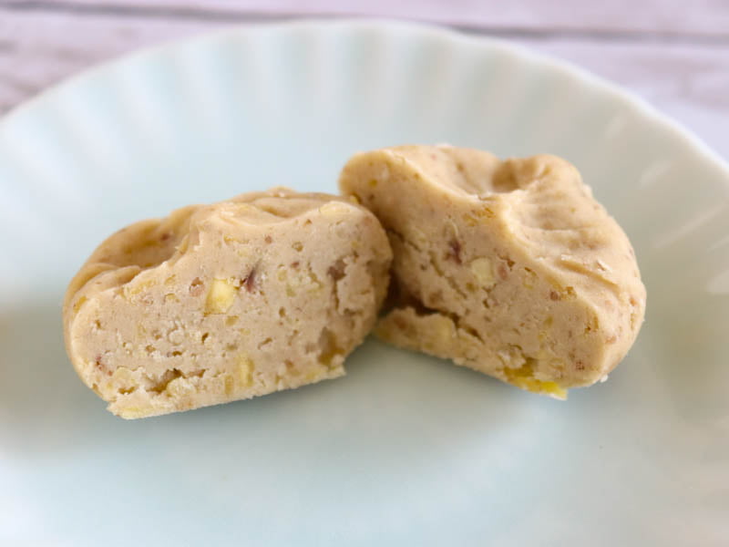 六花亭　栗きんとん　2つに割る