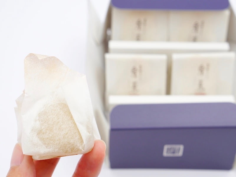 松月堂　栗包　包まれた状態